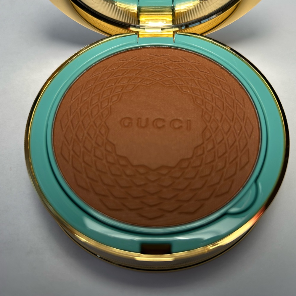 NWT🌷Gucci Sun-Kissed Glow Powder Bronzer in #4 - Tan - Picture 3 of 5